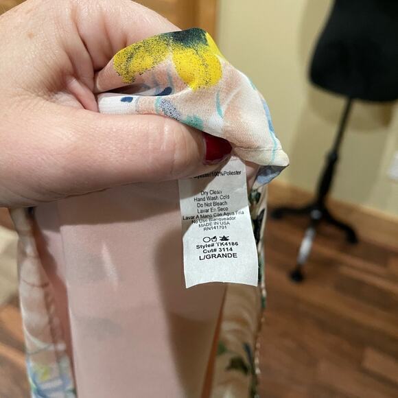 1.4.3. Story by Line Up Large Off The Shoulder Floral Blouse Spring Easter - Picture 3 of 3